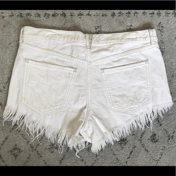 Free People We The Free soft &relaxed White Shorts - Picture 2 of 5
